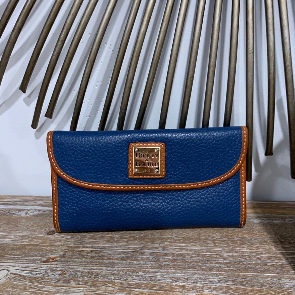 Authentic Dooney & Bourke wallet